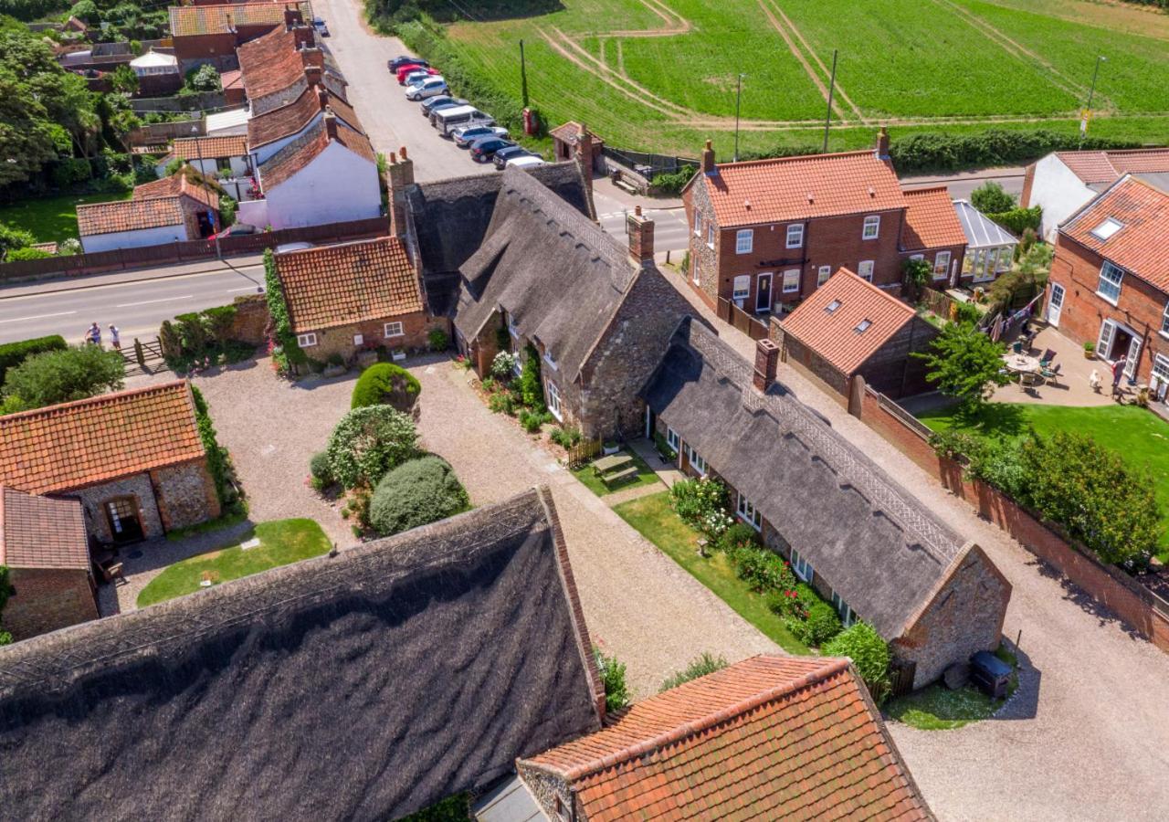 Pilgrims Cottage Bacton  Exterior photo