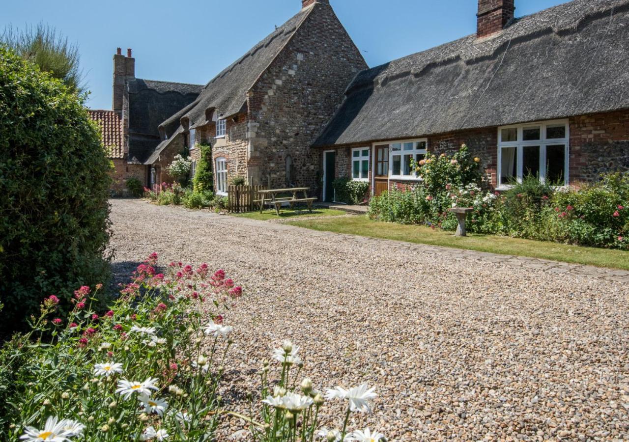 Pilgrims Cottage Bacton  Exterior photo